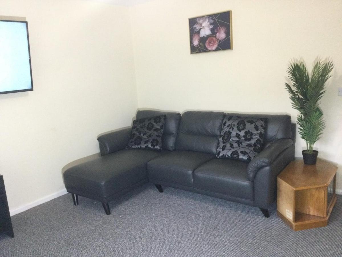 Nice Residential Within Easy Reach Of Town 맨체스터 외부 사진